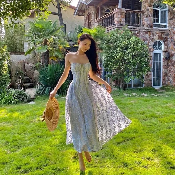 BNWT Corset floral dress - STUNNING! - Picture 2 of 3